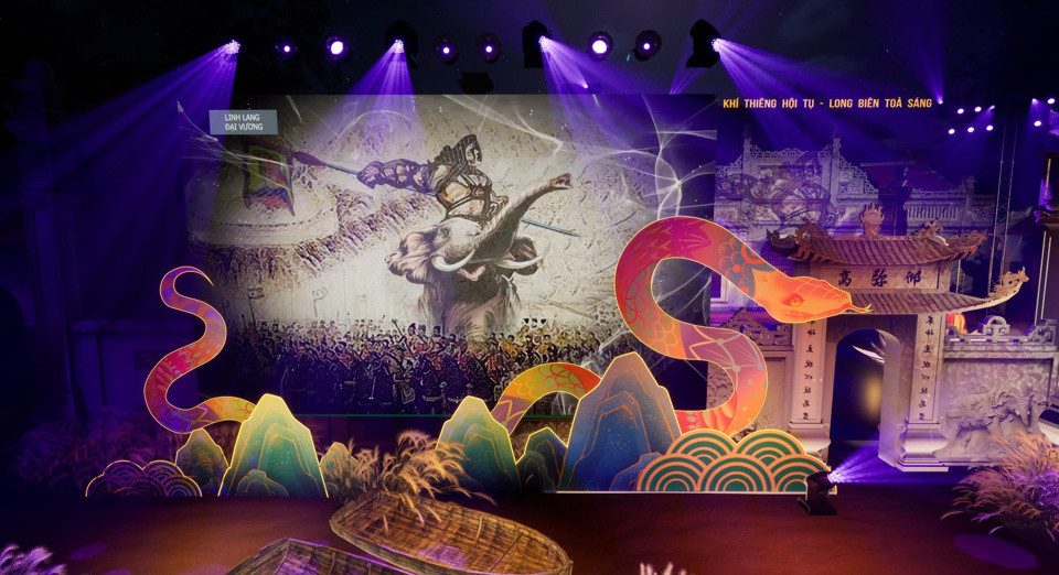 Phối cảnh chương trình nghệ thuật “Linh Lang - Khí thiêng hội tụ - Long Biên tỏa sáng” . Phối cảnh chương trình nghệ thuật “Linh Lang - Khí thiêng hội tụ - Long Biên tỏa sáng” .