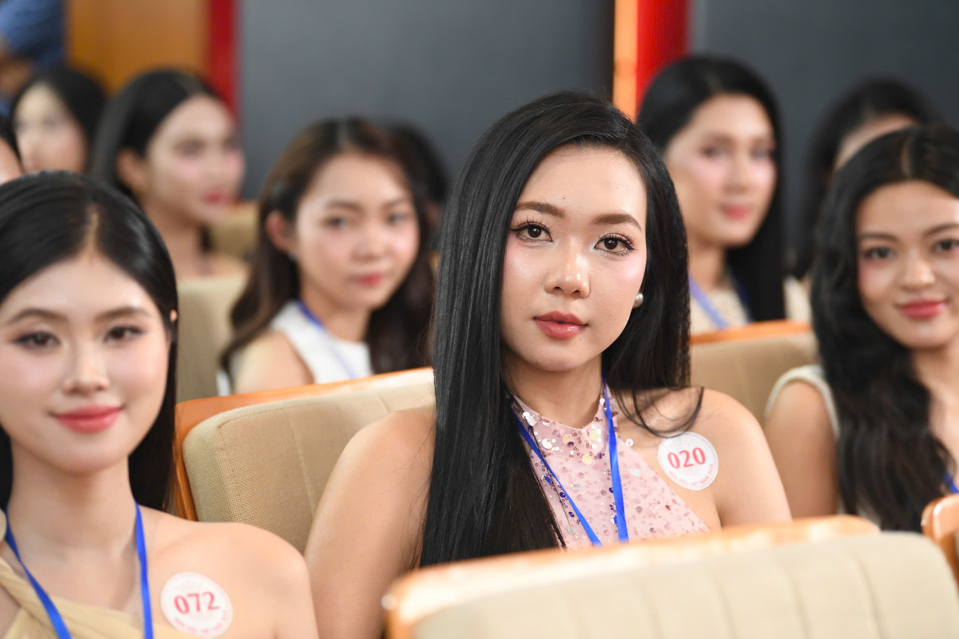 Hồi hộp là cảm xúc chung của các thí sinh trước giờ công bố kết quả vòng Sơ khảo phía Nam Hoa hậu Việt Nam 2024.