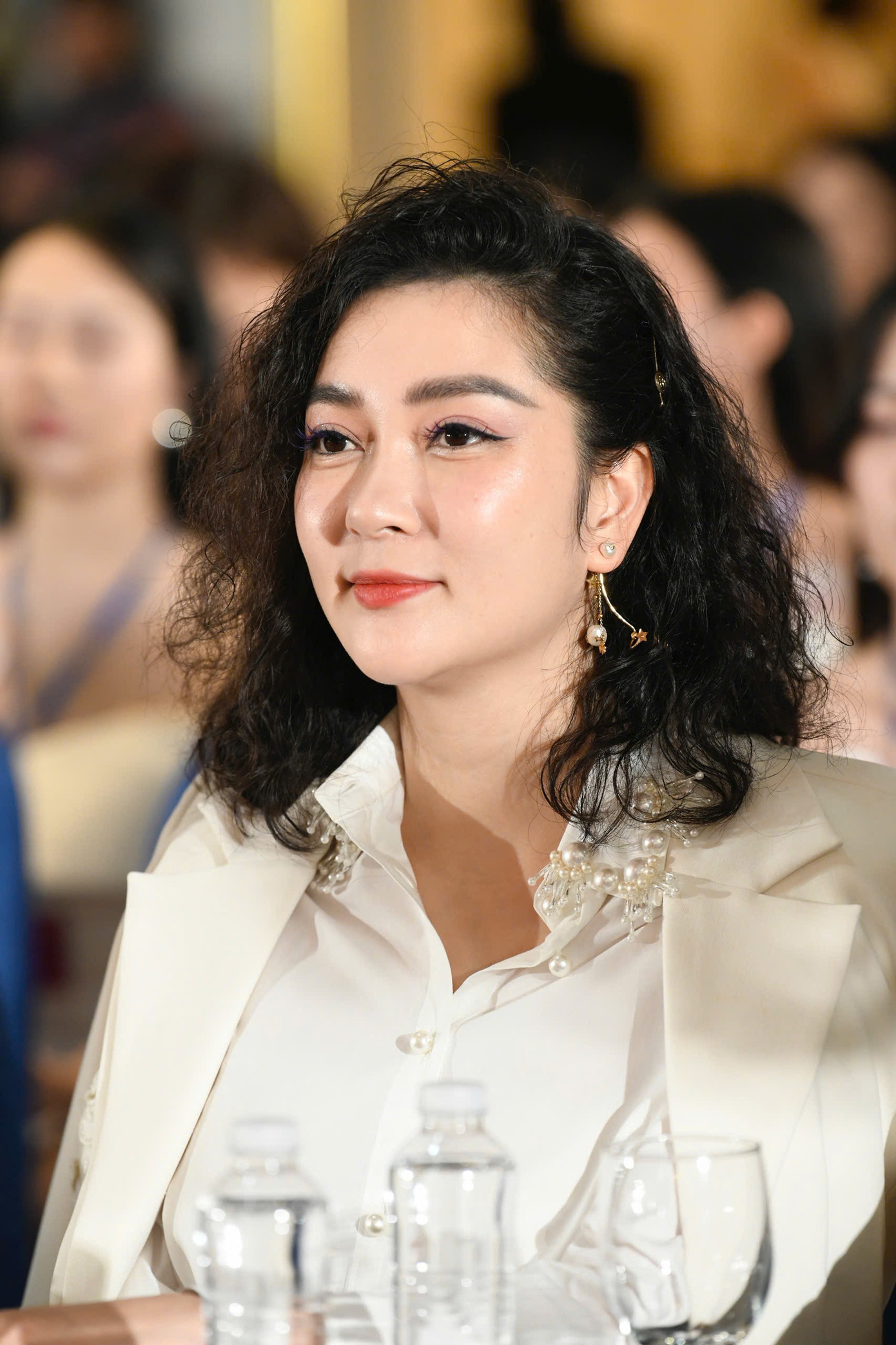 Hoa hậu Nguyễn Thị Huyền là thành viên Ban Giám khảo Vòng Sơ khảo phía Bắc.