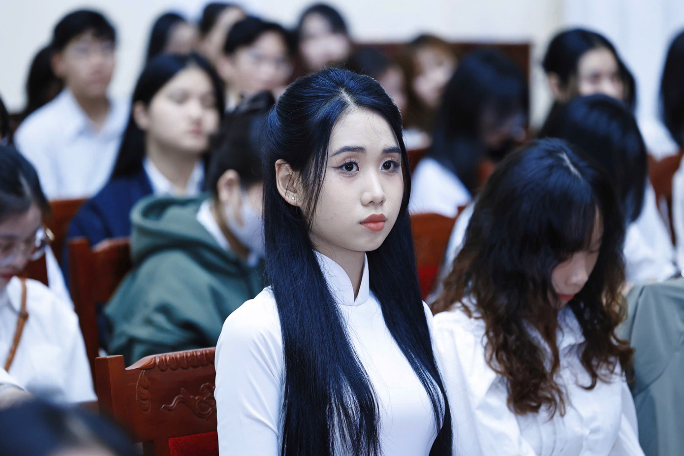 Hoa khôi Đại học FPT Đà Nẵng khẳng định cô đã chuẩn bị vốn ngoại ngữ gồm tiếng Anh và tiếng Trung, sẵn sàng thể hiện bản thân ở cuộc thi. Hoa khôi Đại học FPT Đà Nẵng khẳng định cô đã chuẩn bị vốn ngoại ngữ gồm tiếng Anh và tiếng Trung, sẵn sàng thể hiện bản thân ở cuộc thi.