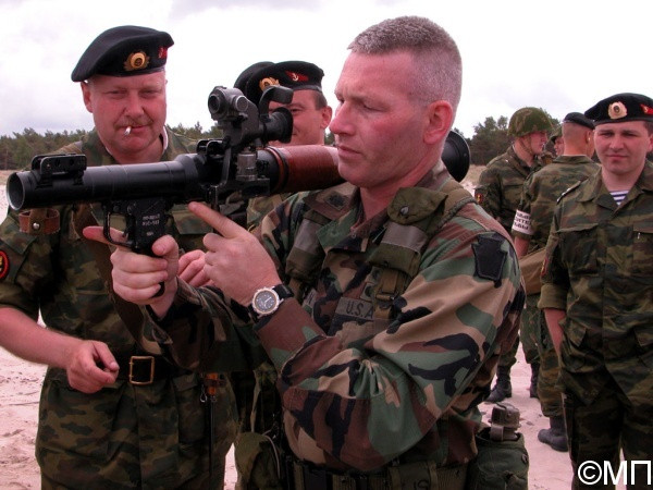 Nhưng mặc dù liên tục tập trận với Trung Quốc, Nga vẫn duy trì quan hệ với Mỹ. Ảnh: quân đội Nga-Mỹ tập trận chung