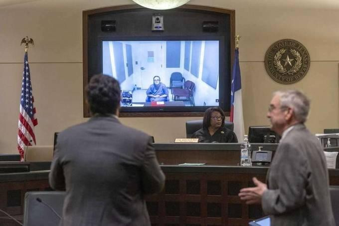 Hình ảnh xét xử trực tuyến tại Hoa Kỳ. Hình ảnh xét xử trực tuyến tại Hoa Kỳ.