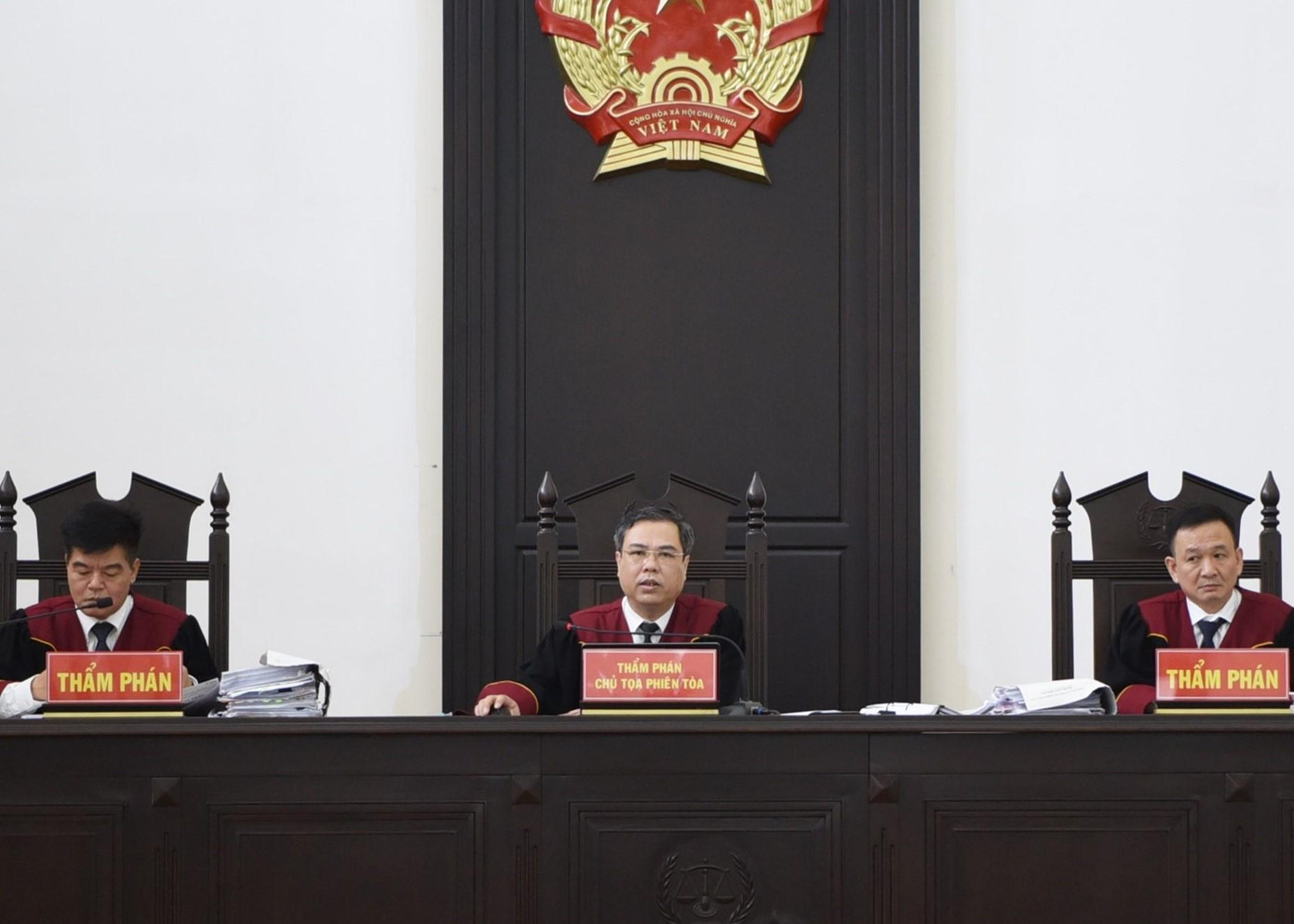 Hội đồng xét xử vụ án.