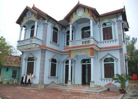 Ngôi nhà to như biệt thự của một chủ đại lý thu mua rác