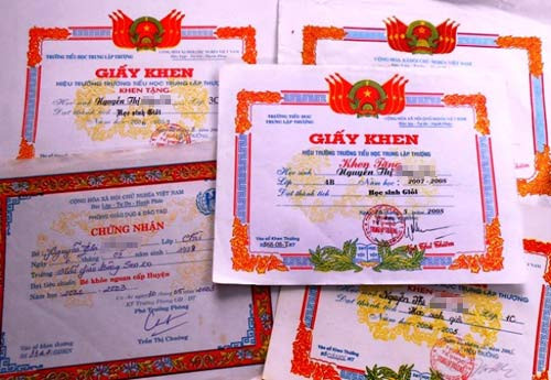 Số bằng khen T. vinh dự được nhận khi đang học cấp I, cấp II