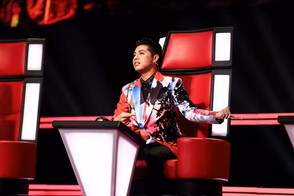 Trở lại The Voice, học trò cố nhạc sĩ Trần Lập khiến Thu Minh sụt sùi ảnh 4