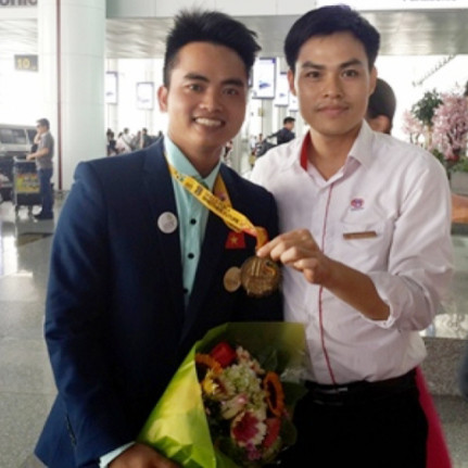 [Infographic] Bình chọn 10 gương mặt trẻ Việt Nam tiêu biểu năm 2016 ảnh 13