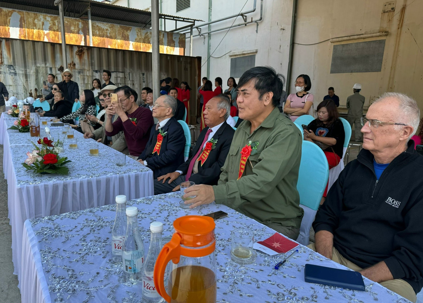 Nhiều chuyên gia tham dự Lễ khánh thành