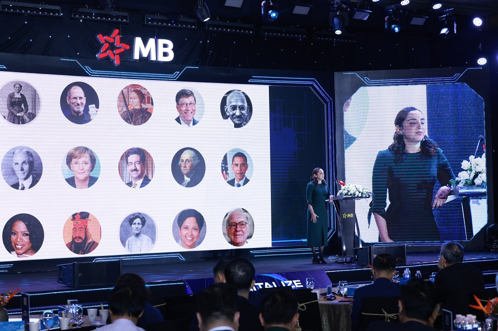 Giáo sư Sheena Iyengar diễn giải về Big Think Giáo sư Sheena Iyengar diễn giải về Big Think