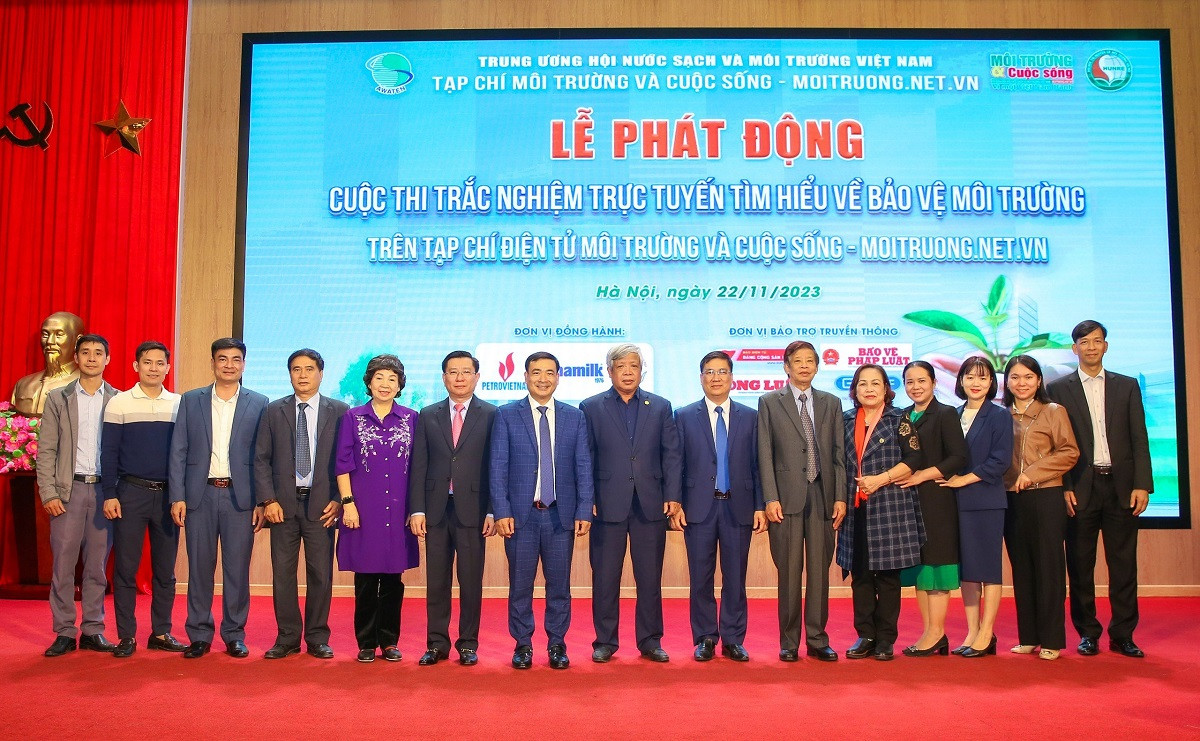 Đại biểu chụp ảnh lưu niệm tại buổi Lễ Đại biểu chụp ảnh lưu niệm tại buổi Lễ