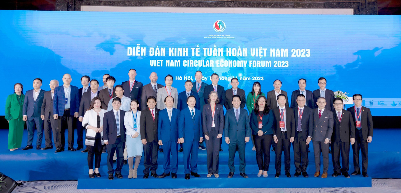 Các đại biểu tham gia Diễn đàn Kinh tế Tuần hoàn Việt Nam 2023 Các đại biểu tham gia Diễn đàn Kinh tế Tuần hoàn Việt Nam 2023