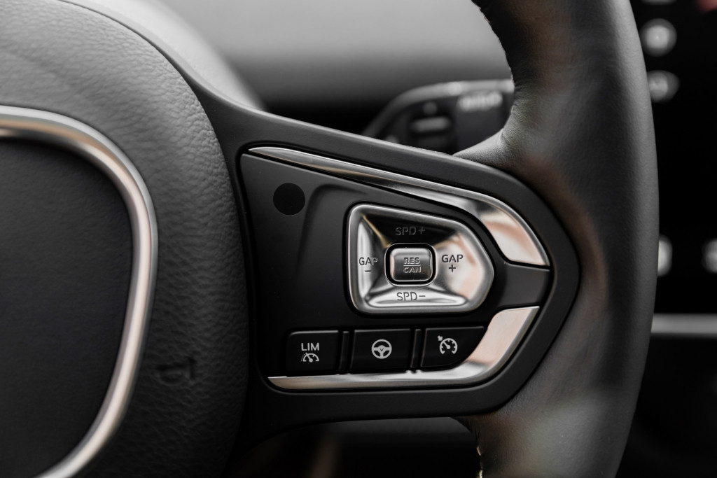 VinFast VF 9 là chiếc xe được thiết kế để hướng tới các tiêu chuẩn an toàn quốc tế cao nhất như 5 sao Euro NCAP và 5 sao NHTSA.