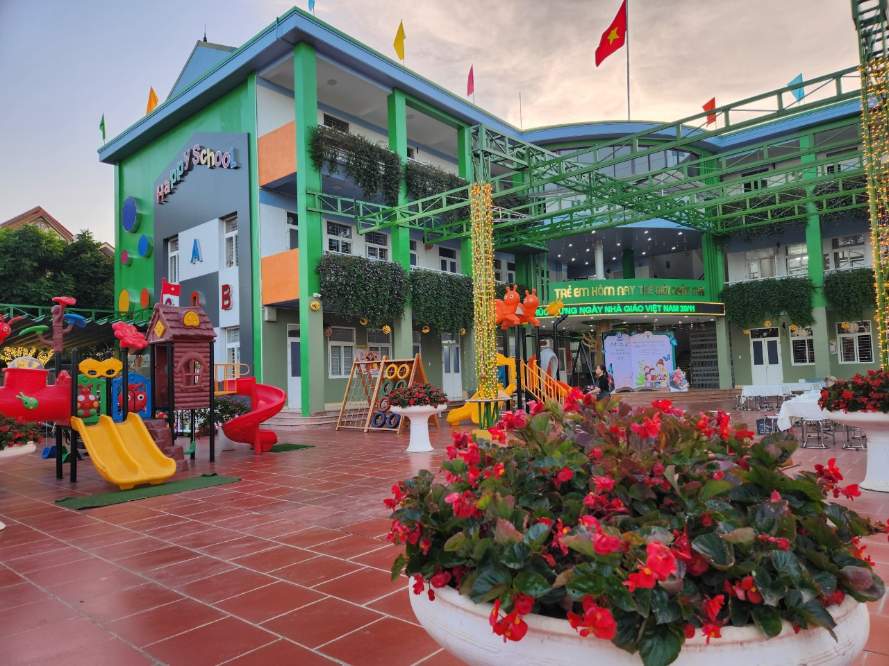 Cơ sở Trường mầm non Happy School và Trung tâm hỗ trợ phát triển Giáo dục hòa nhập Kazuo Lạng Sơn khang trang, sạch đẹp .Ảnh: Duy Chiến