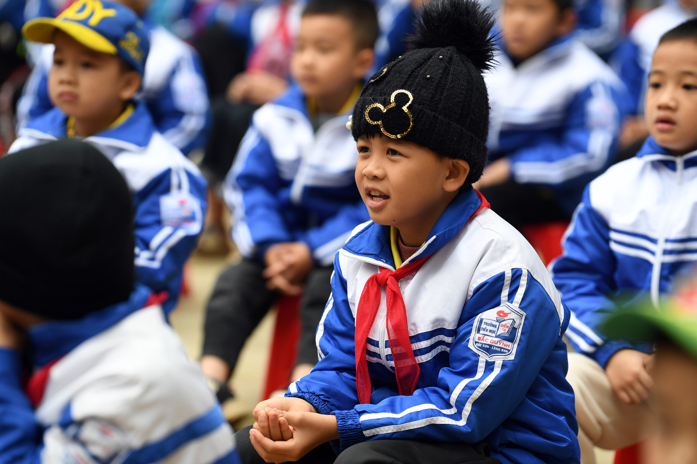 Nụ cười tươi rói trên môi các em tham gia Ngày hội Vệ sinh - Sức khỏe học đường và Lễ khánh thành 27 nhà vệ sinh