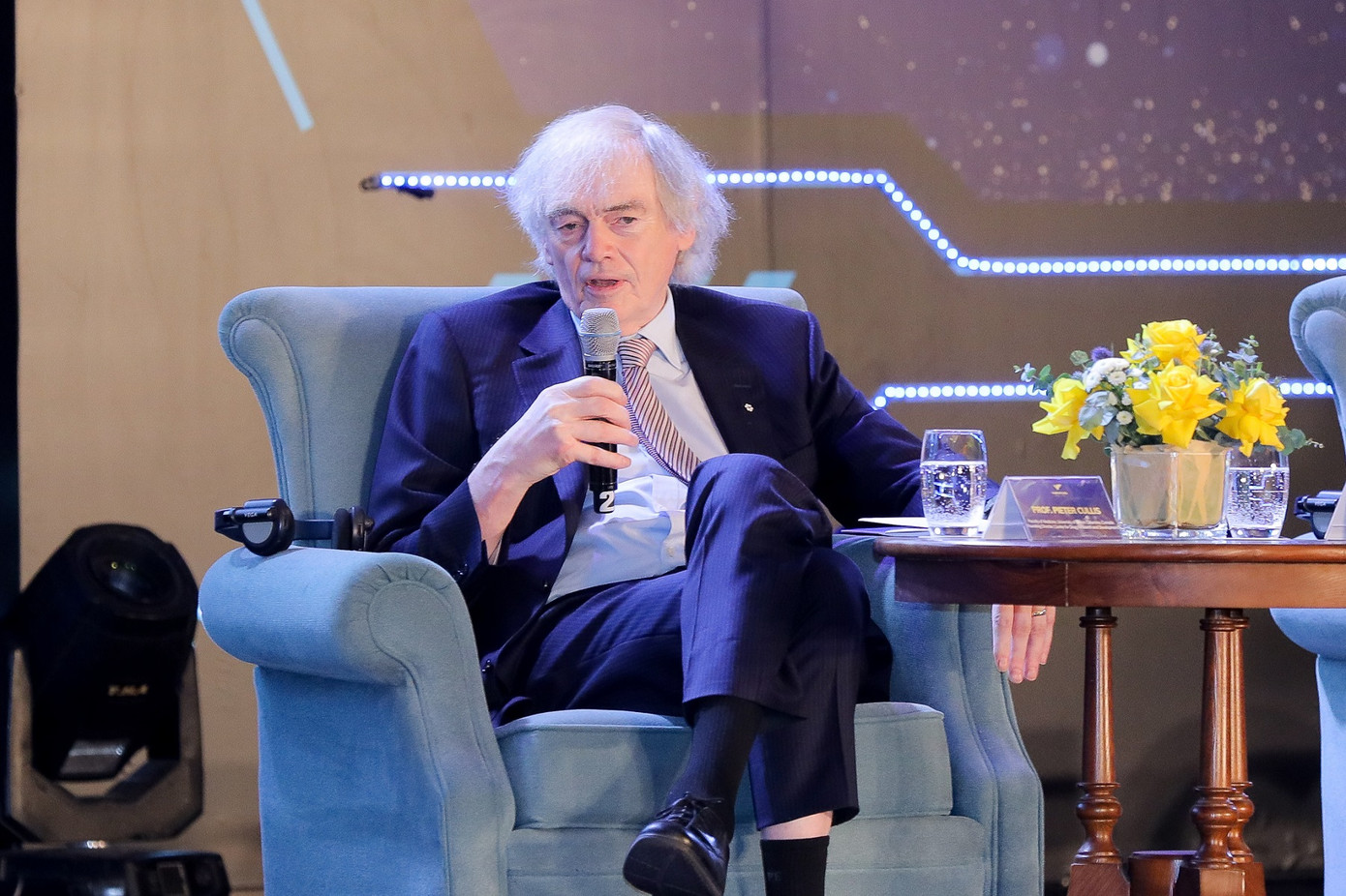 GS. Pieter Cullis tham dự và trình bày tại sự kiện tọa đàm Khoa học và Cuộc sống trong khuôn khổ Tuần lễ trao giải VinFuture mùa 1. Ảnh: VFP. GS. Pieter Cullis tham dự và trình bày tại sự kiện tọa đàm Khoa học và Cuộc sống trong khuôn khổ Tuần lễ trao giải VinFuture mùa 1. Ảnh: VFP.