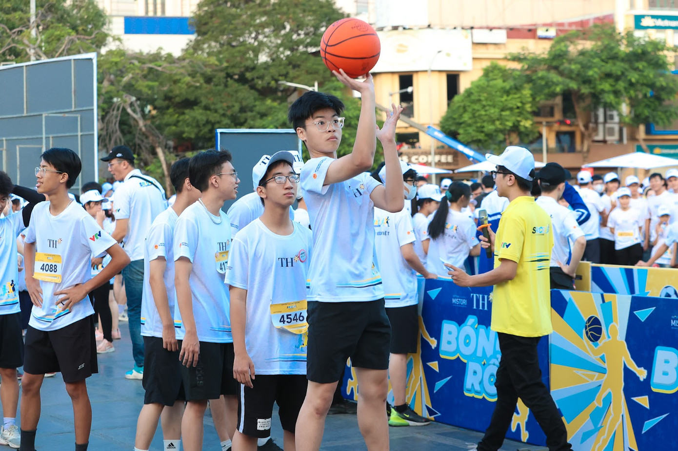 Không chỉ là một giải chạy, S-Race 2023 còn là ngày hội thể thao sôi động dành cho các bạn học sinh, sinh viên