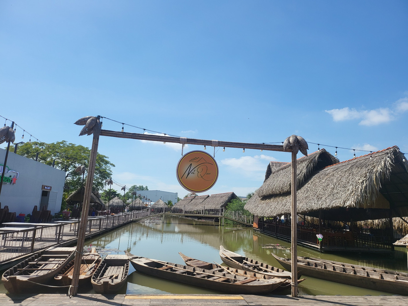 Nhà hàng du lịch sinh thái Nét Quê là nơi dã ngoại thưởng thức ẩm thực đồng quê Nhà hàng du lịch sinh thái Nét Quê là nơi dã ngoại thưởng thức ẩm thực đồng quê