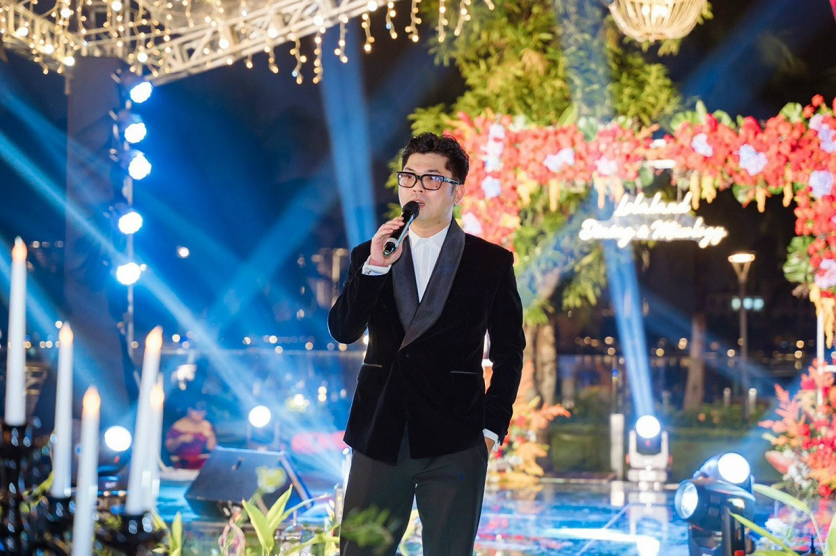 Doanh nhân Nam Trần trong một sự kiện của nhà hàng Lolaland mới ra mắt tại Ocean City Doanh nhân Nam Trần trong một sự kiện của nhà hàng Lolaland mới ra mắt tại Ocean City