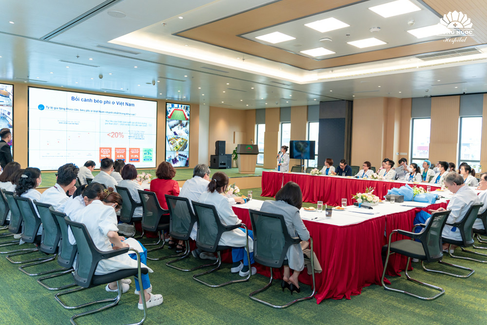 THS.BS Hà Lương Yên báo cáo trong hội thảo “Bước tiến mới trong điều trị béo phì tại Việt Nam” THS.BS Hà Lương Yên báo cáo trong hội thảo “Bước tiến mới trong điều trị béo phì tại Việt Nam”