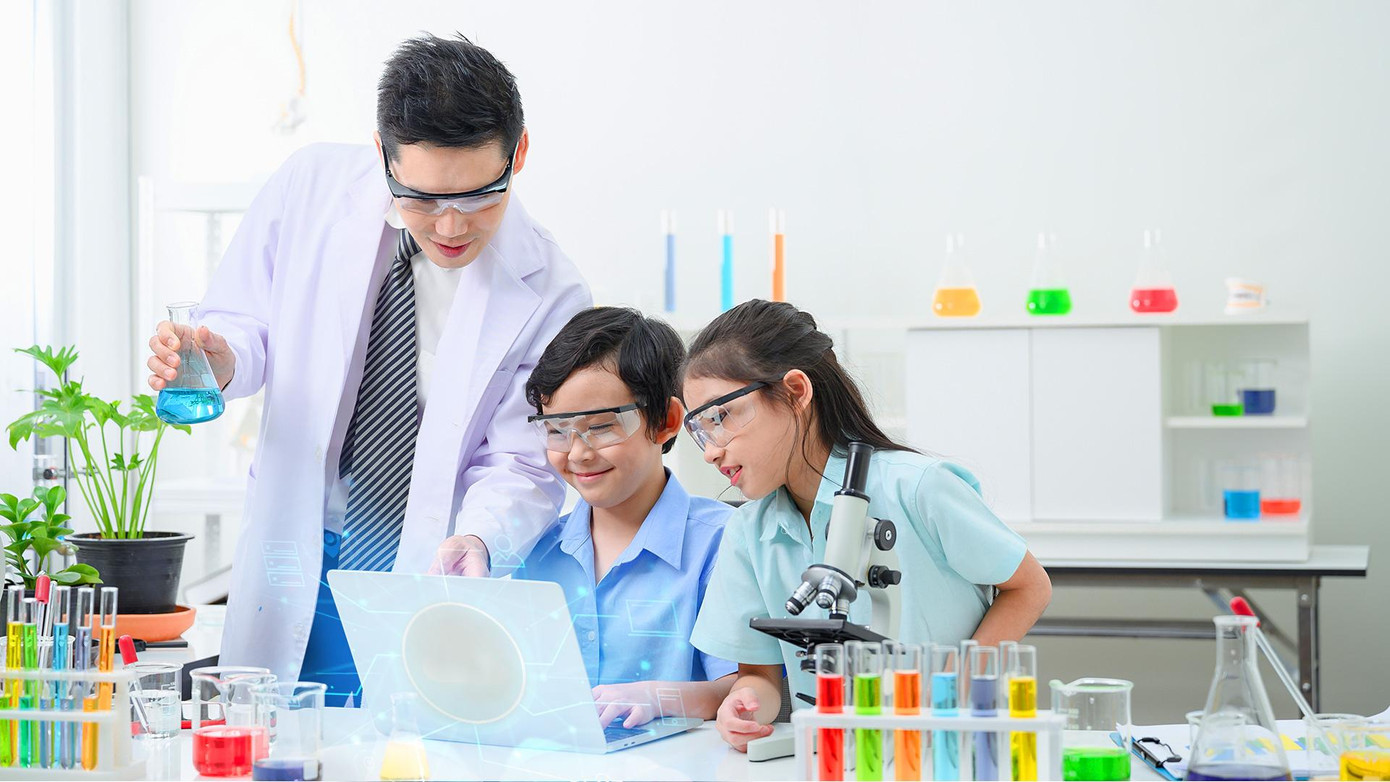 Học tiếng Anh qua Toán &amp; Khoa học là xu hướng mới của Gen Alpha