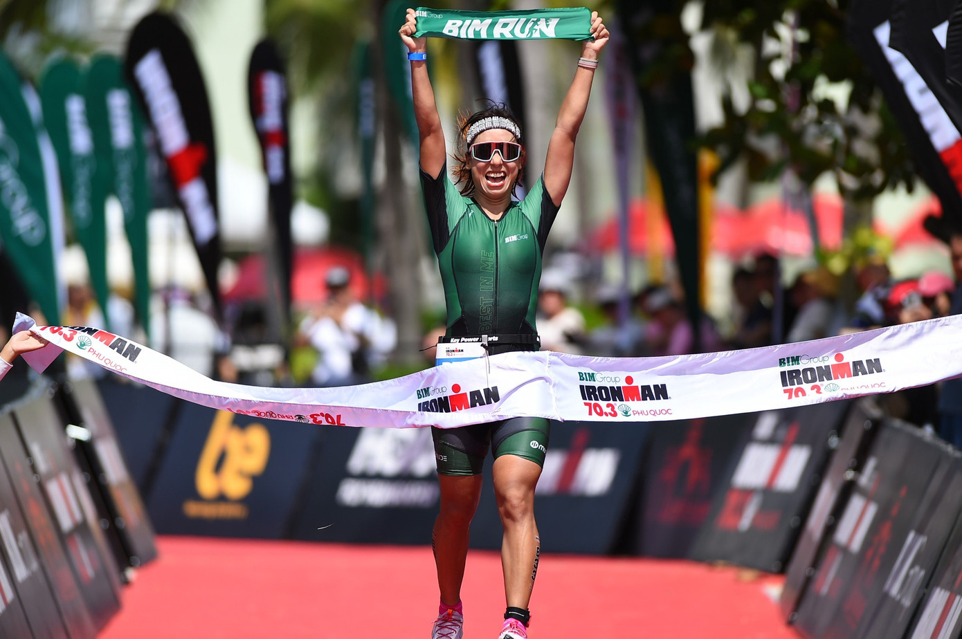 VĐV Nguyễn Thị Trà My – HLV Elite Fitness Vĩnh Trung (Đà Nẵng) chinh phục thành công giải BIM Group IRONMAN 70.3 Phú Quốc 2023 với thành tích Top 1 nhóm tuổi 25-29 dành cho nữ và Top 3 chung cuộc dành cho nữ. VĐV Nguyễn Thị Trà My – HLV Elite Fitness Vĩnh Trung (Đà Nẵng) chinh phục thành công giải BIM Group IRONMAN 70.3 Phú Quốc 2023 với thành tích Top 1 nhóm tuổi 25-29 dành cho nữ và Top 3 chung cuộc dành cho nữ.