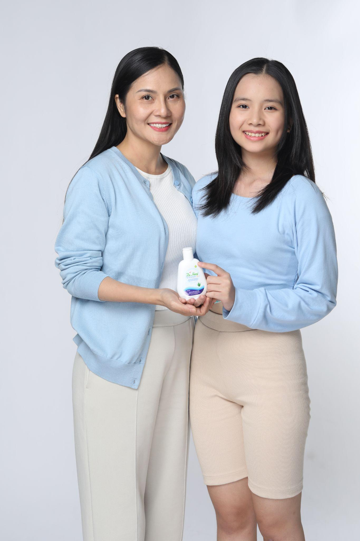 Sử dụng dung dịch vệ sinh phụ nữ cho bạn gái tuổi dậy thì và phụ nữ trưởng thành Sử dụng dung dịch vệ sinh phụ nữ cho bạn gái tuổi dậy thì và phụ nữ trưởng thành