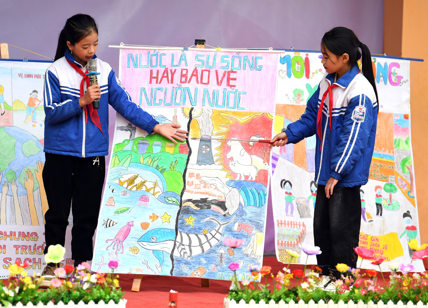 Học sinh tìm hiểu kiến thức và kỹ năng về nước sạch, vệ sinh học đường, sức khỏe học đường