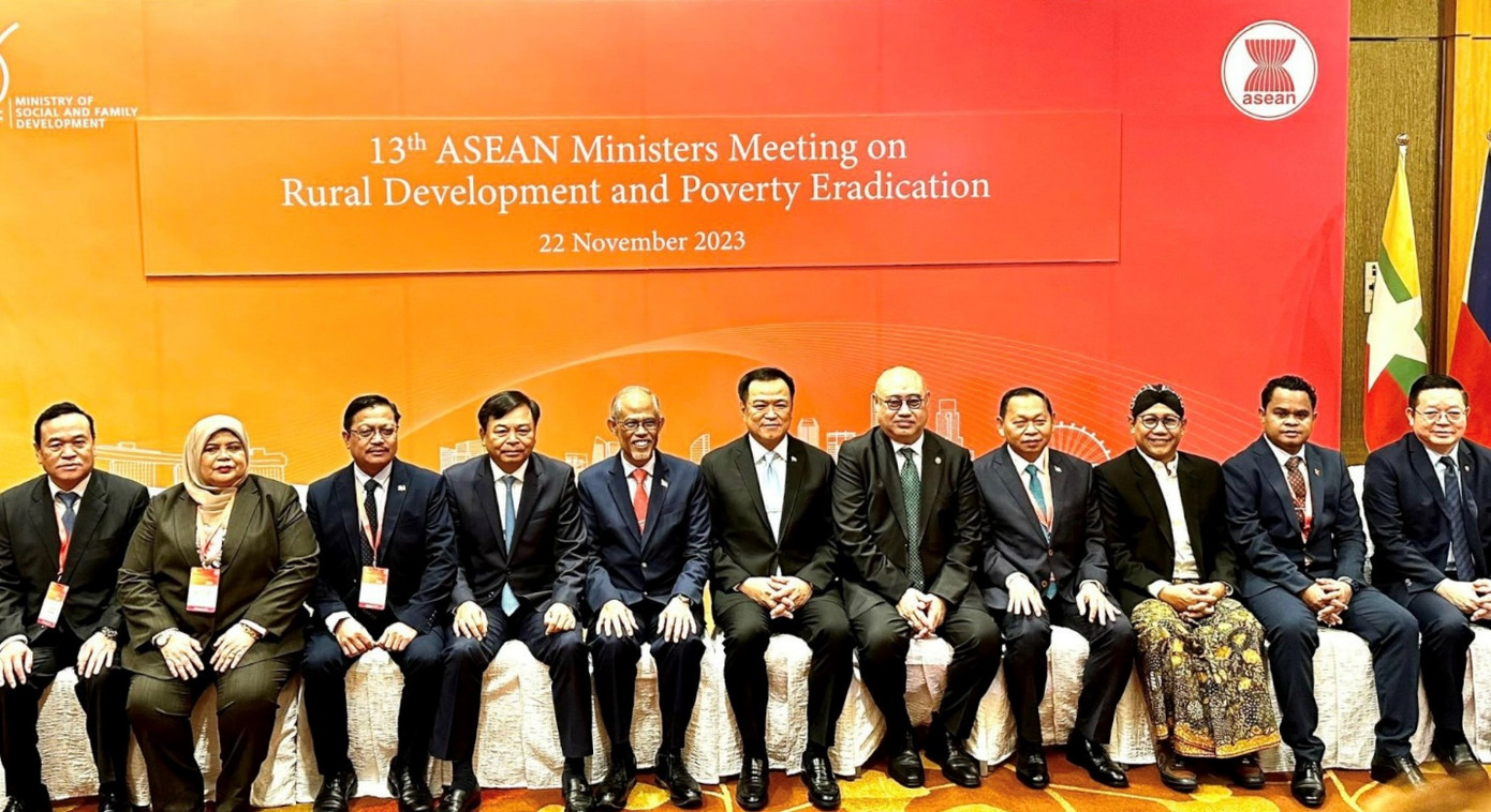 Hội nghị cấp Bộ trưởng ASEAN lần thứ 13 được tổ chức tại Sangri-la, Singapore