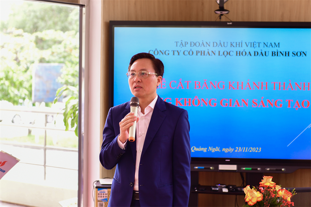 Ông Bùi Minh Tiến - Thành viên HĐTV Petrovietnam phát biểu chúc mừng khánh thành phòng sáng tạo của BSR