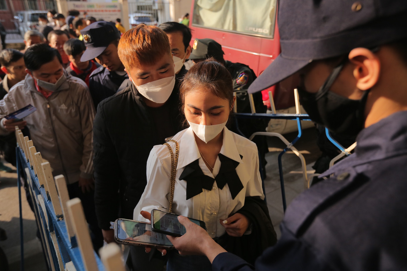 Mọi ngả đường đều dẫn tới Sân vận động Hàng Đẫy ảnh 26