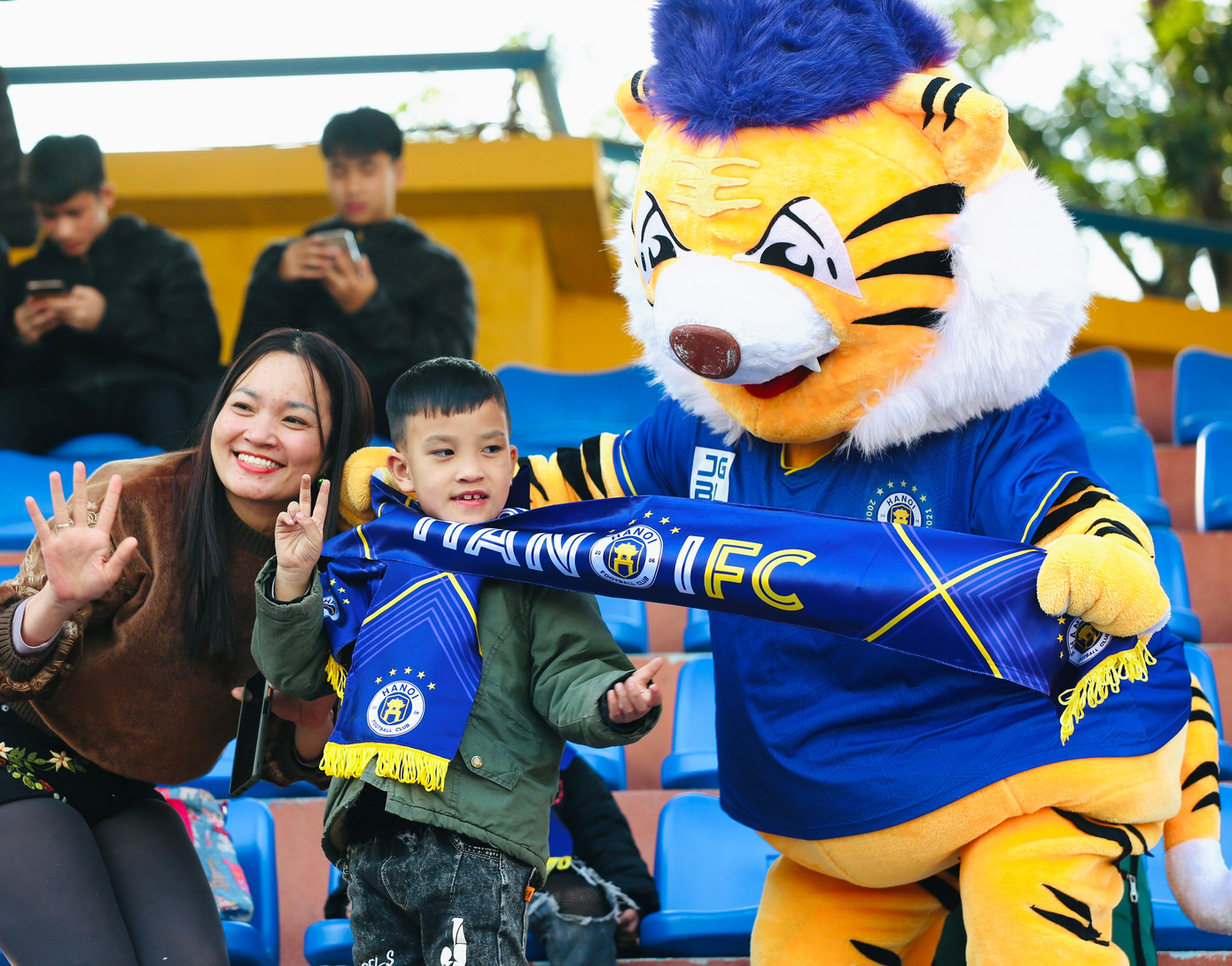 Mọi ngả đường đều dẫn tới Sân vận động Hàng Đẫy ảnh 16