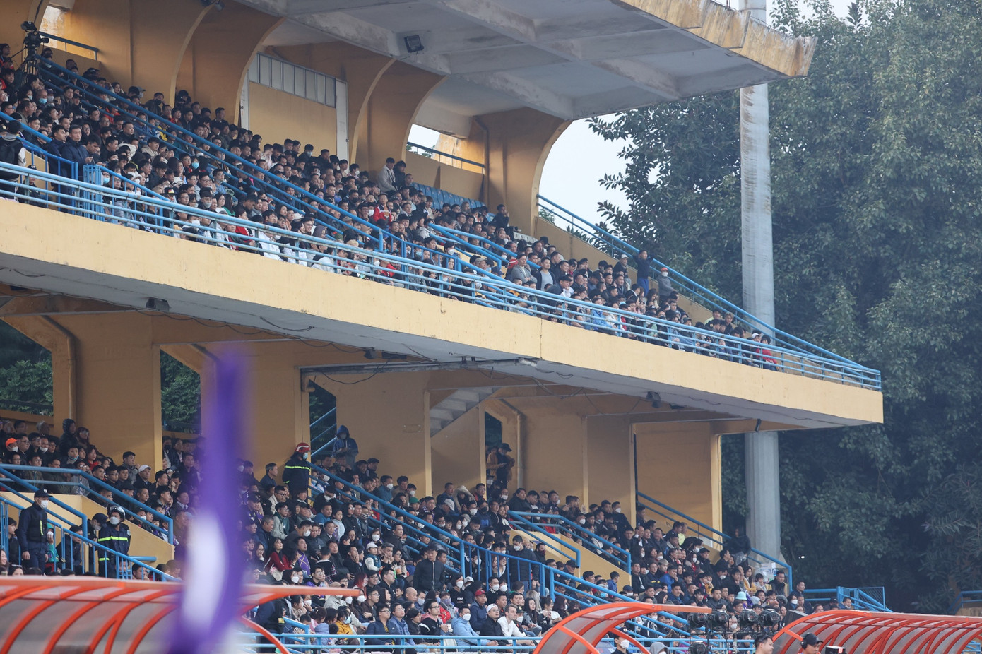 Khán đài A Sân vận động Hàng Đẫy không còn một chỗ trống. Khán đài A Sân vận động Hàng Đẫy không còn một chỗ trống.