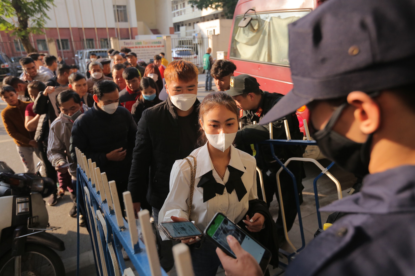 Mọi ngả đường đều dẫn tới Sân vận động Hàng Đẫy ảnh 27