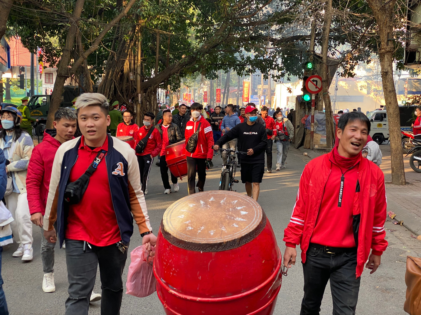 Mọi ngả đường đều dẫn tới Sân vận động Hàng Đẫy ảnh 29