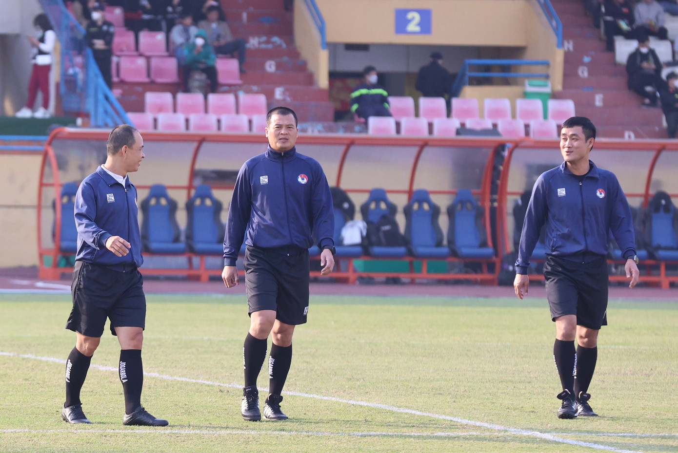 Theo lịch phân công làm nhiệm vụ của Ban trọng tài VFF, trọng tài chính điều khiển trận đấu tranh Siêu cúp bóng đá Quốc gia - Cúp THACO năm 2022 giữa CLB Hà Nội FC và CLB Hải Phòng là trọng tài Nguyễn Đình Thái. Các trợ lý gồm Nguyễn Trung Hậu, Trần Duy Khánh, trọng tài thứ tư Nguyễn Viết Duẩn và giám sát trọng tài Võ Quang Vinh. Theo lịch phân công làm nhiệm vụ của Ban trọng tài VFF, trọng tài chính điều khiển trận đấu tranh Siêu cúp bóng đá Quốc gia - Cúp THACO năm 2022 giữa CLB Hà Nội FC và CLB Hải Phòng là trọng tài Nguyễn Đình Thái. Các trợ lý gồm Nguyễn Trung Hậu, Trần Duy Khánh, trọng tài thứ tư Nguyễn Viết Duẩn và giám sát trọng tài Võ Quang Vinh.