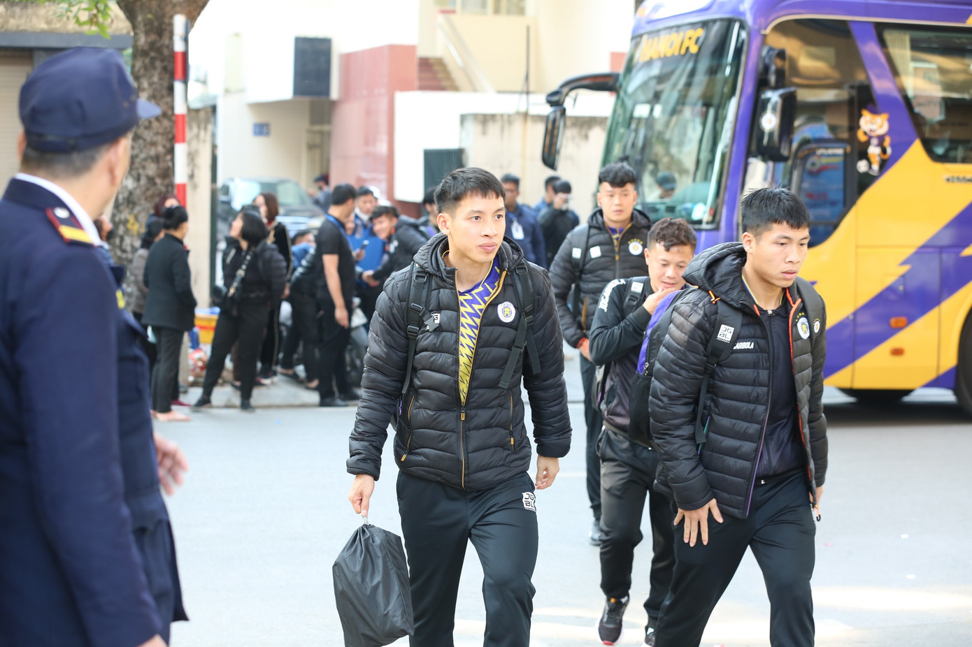 Mọi ngả đường đều dẫn tới Sân vận động Hàng Đẫy ảnh 6