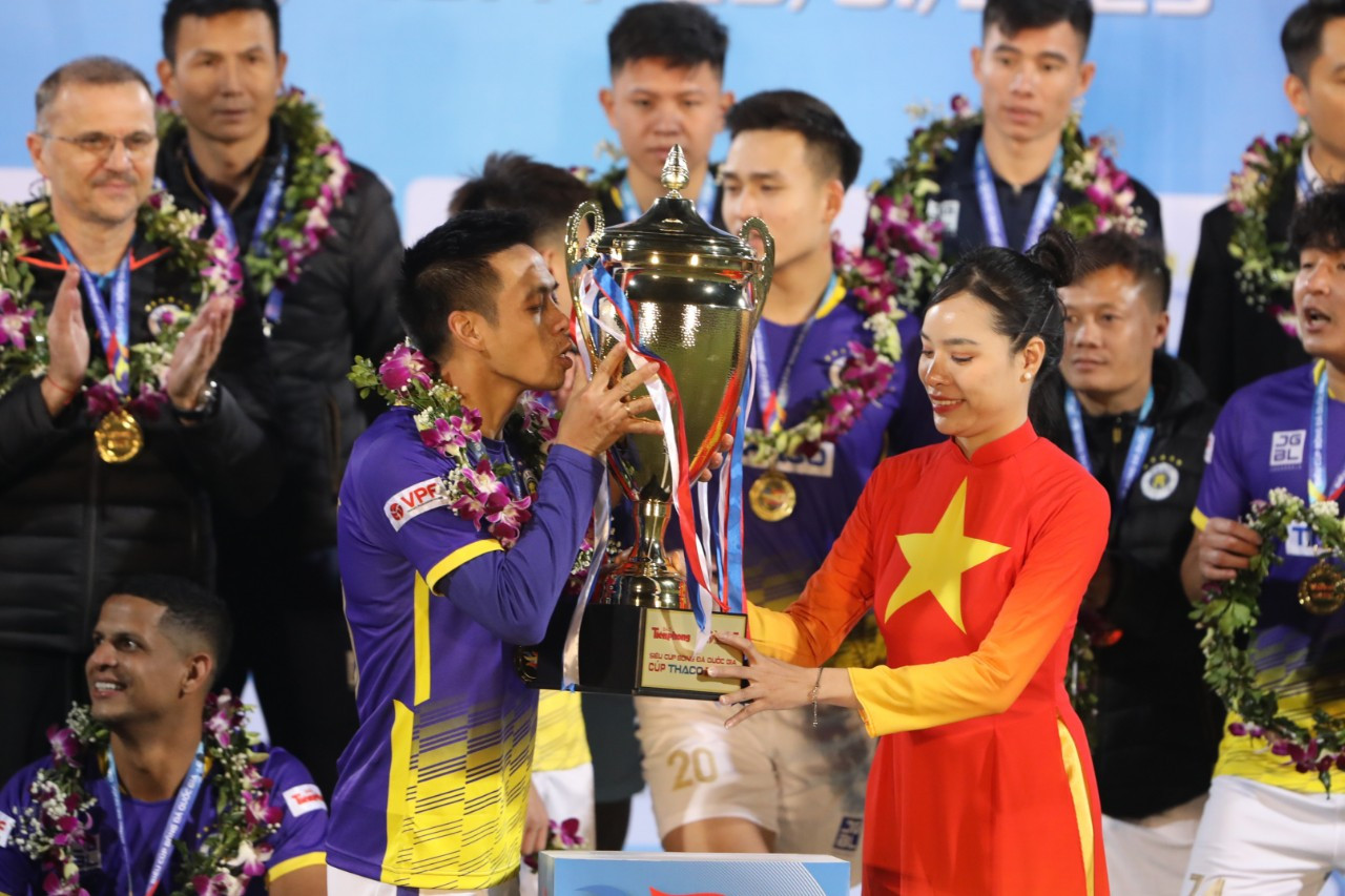 Đánh bại CLB Hải Phòng, CLB Hà Nội giành nhiều Siêu cúp bóng đá nhất Việt Nam ảnh 75 Đánh bại CLB Hải Phòng, CLB Hà Nội giành nhiều Siêu cúp bóng đá nhất Việt Nam ảnh 75