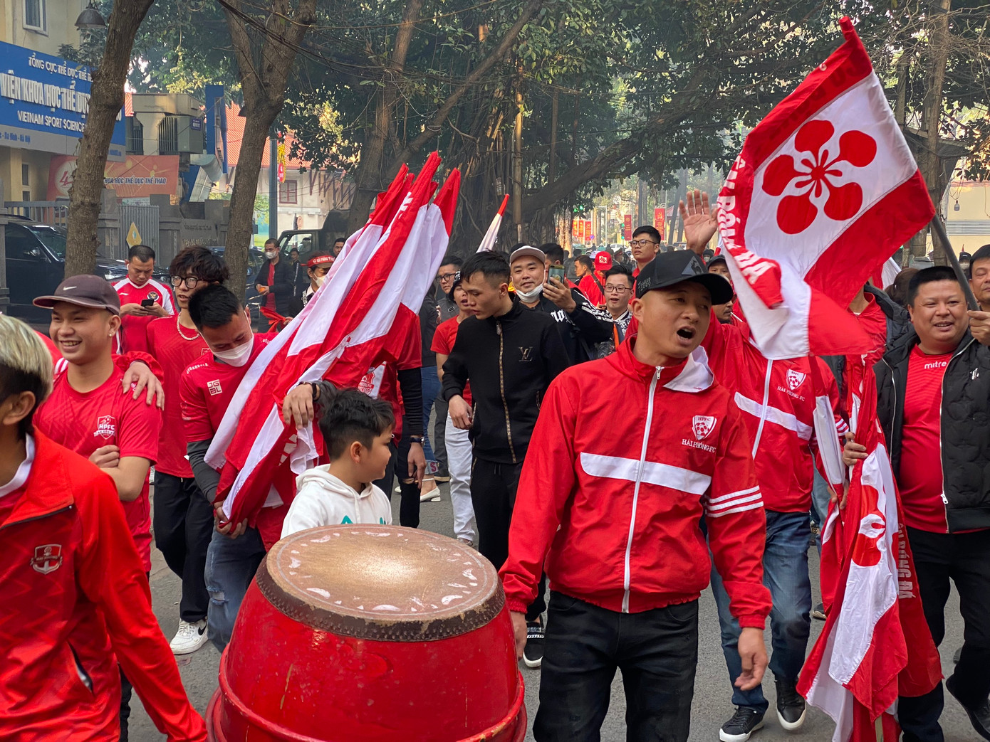 Mọi ngả đường đều dẫn tới Sân vận động Hàng Đẫy ảnh 28