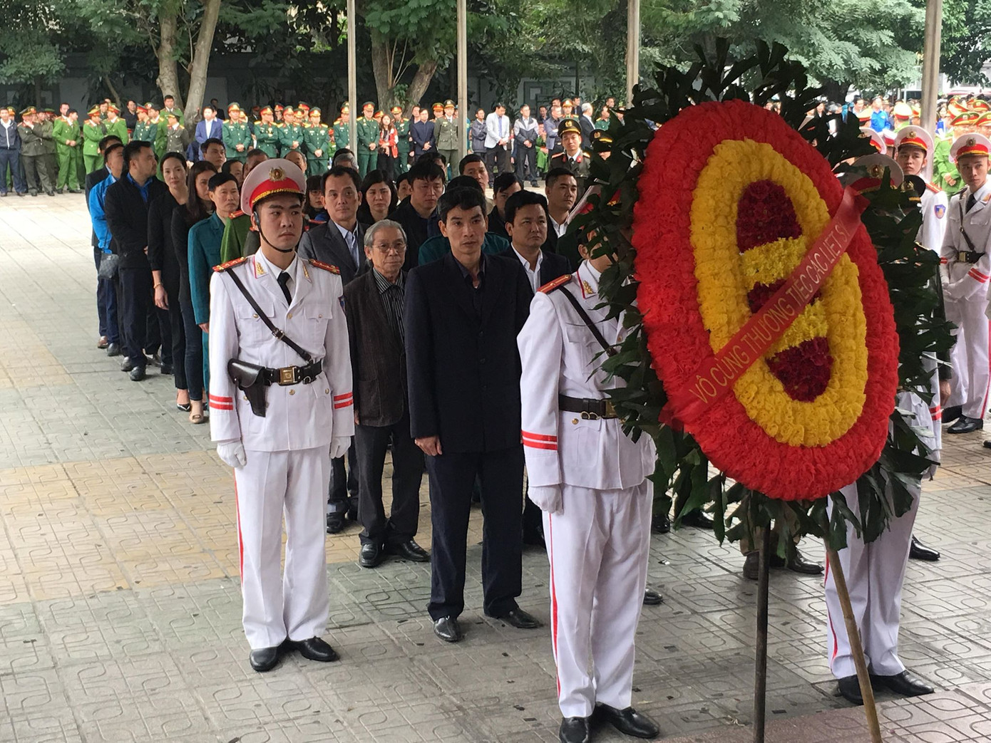 Tiễn biệt 3 liệt sĩ công an hy sinh ở Đồng Tâm ảnh 23