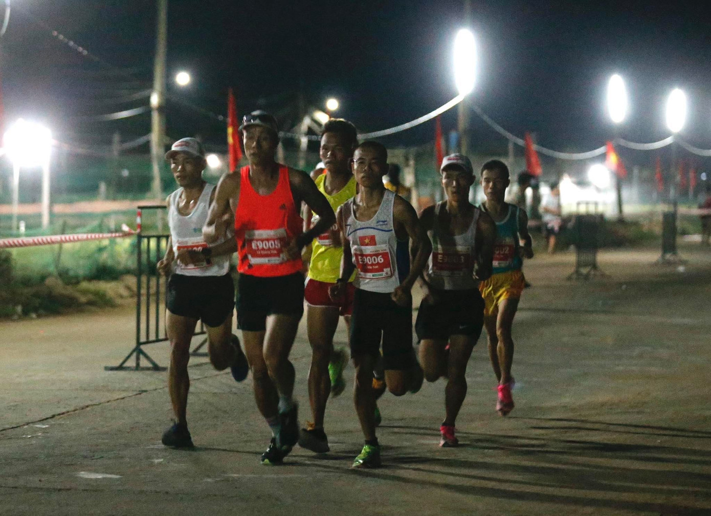 Tiền Phong Marathon 2020: Những ngôi vô địch xứng đáng ảnh 81