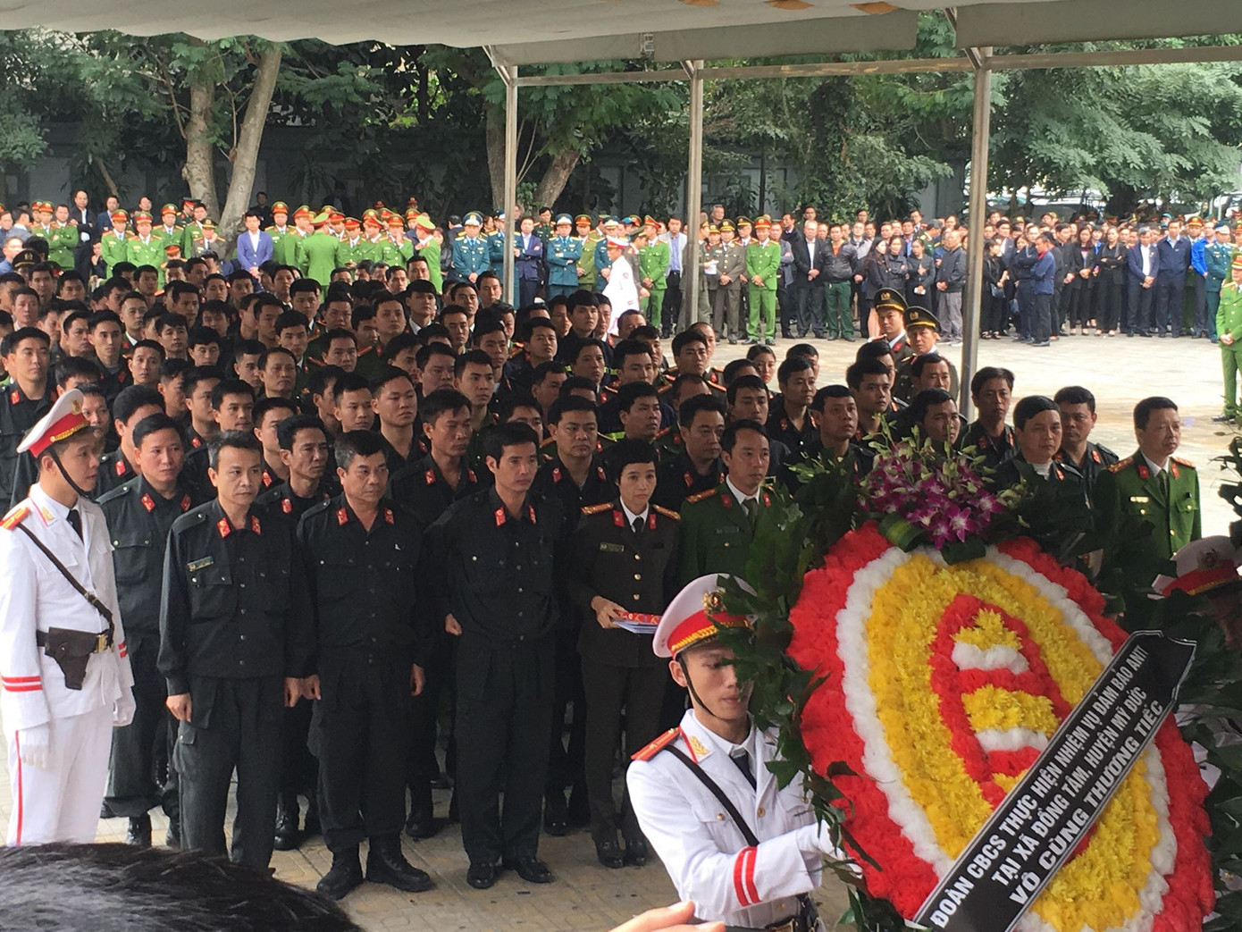 Tiễn biệt 3 liệt sĩ công an hy sinh ở Đồng Tâm ảnh 21
