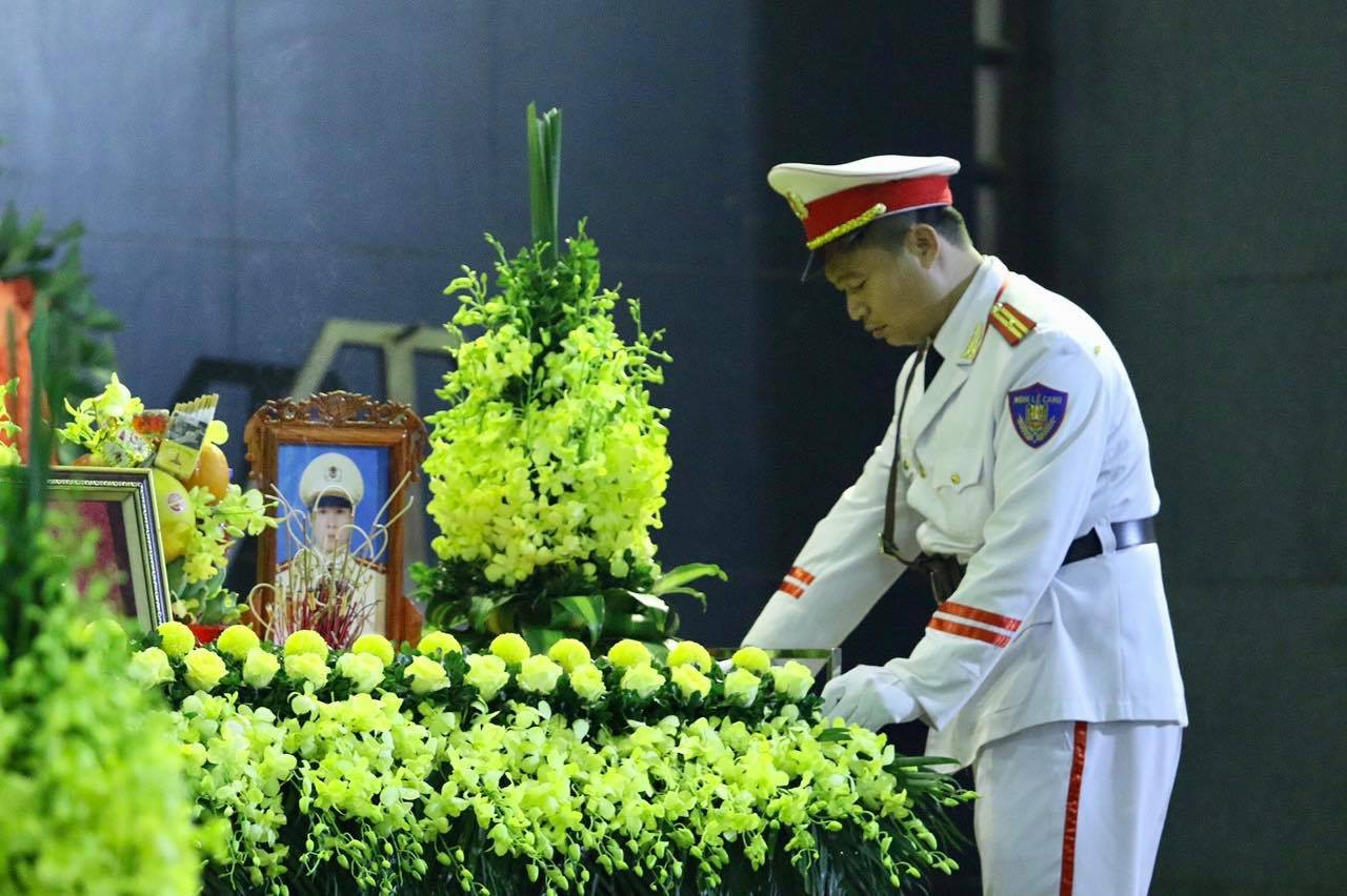 Tiễn biệt 3 liệt sĩ công an hy sinh ở Đồng Tâm ảnh 26