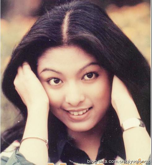 Ảnh hậu TVB từng khiến Thành Long ‘trồng cây si’ suốt 8 năm là ai? ảnh 1