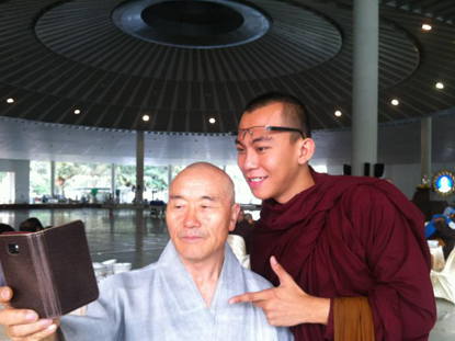 Về những bức hình trên facebook của mình, Pháp Định cho biết: 