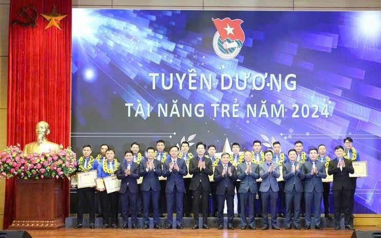 Các tài năng trẻ của tập đoàn TKV được tuyên dương