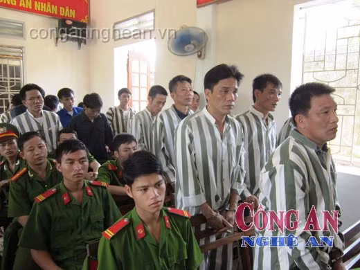 Các bị cáo tại phiên toà