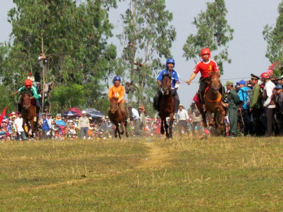 Rộn ràng vó ngựa Thì Thùng ảnh 6