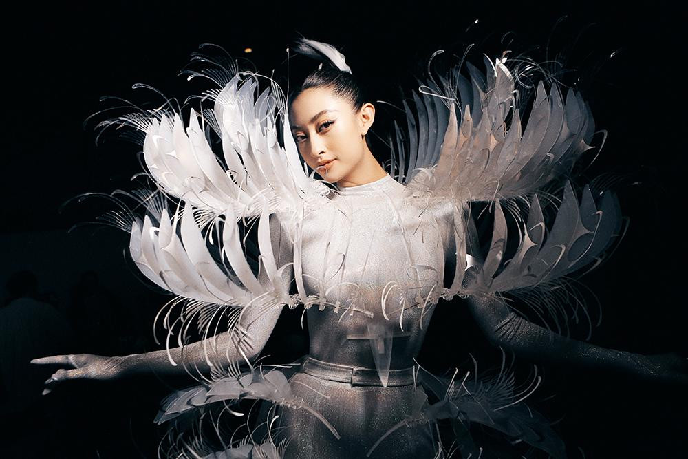 Miss World Vietnam 2019 đẹp kiêu sa, bí ẩn tựa một 'nữ thần' của đại dương.