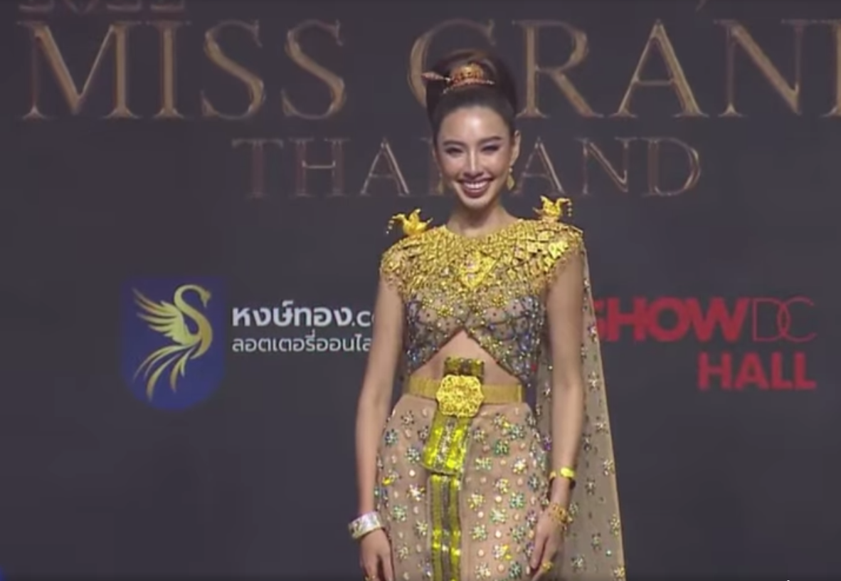 Thuỳ Tiên xuất hiện xinh đẹp, lộng lẫy trong đêm khai mạc Miss Grand Thailand 2022.
