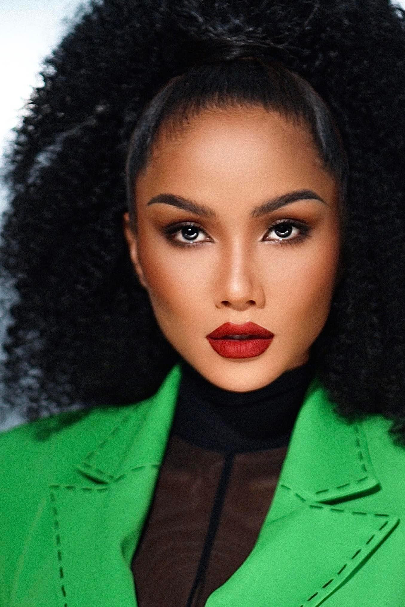 H'hen Niê được ví như 'tắc kè hoa' của làng giải trí.